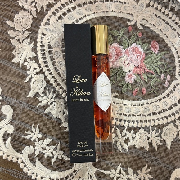 Kilian Love Don't Be Shy Eau de Parfum - Gold and Black - Picture 1 of 1